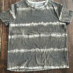 Boys Old Navy T-Shirt-Size Small (6-7)
